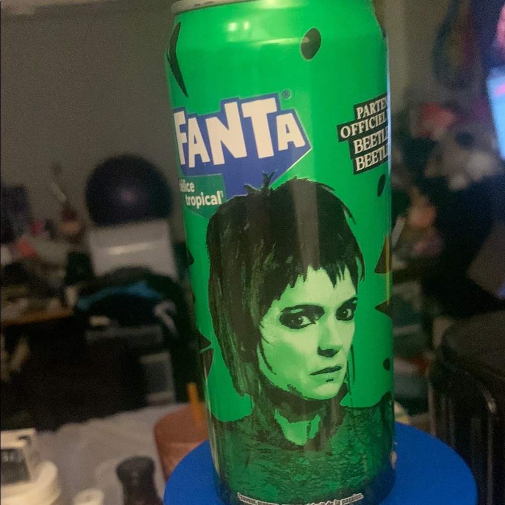 Rare France only Beetlejuice Winona Rider Tropical Fanta Can Unopened